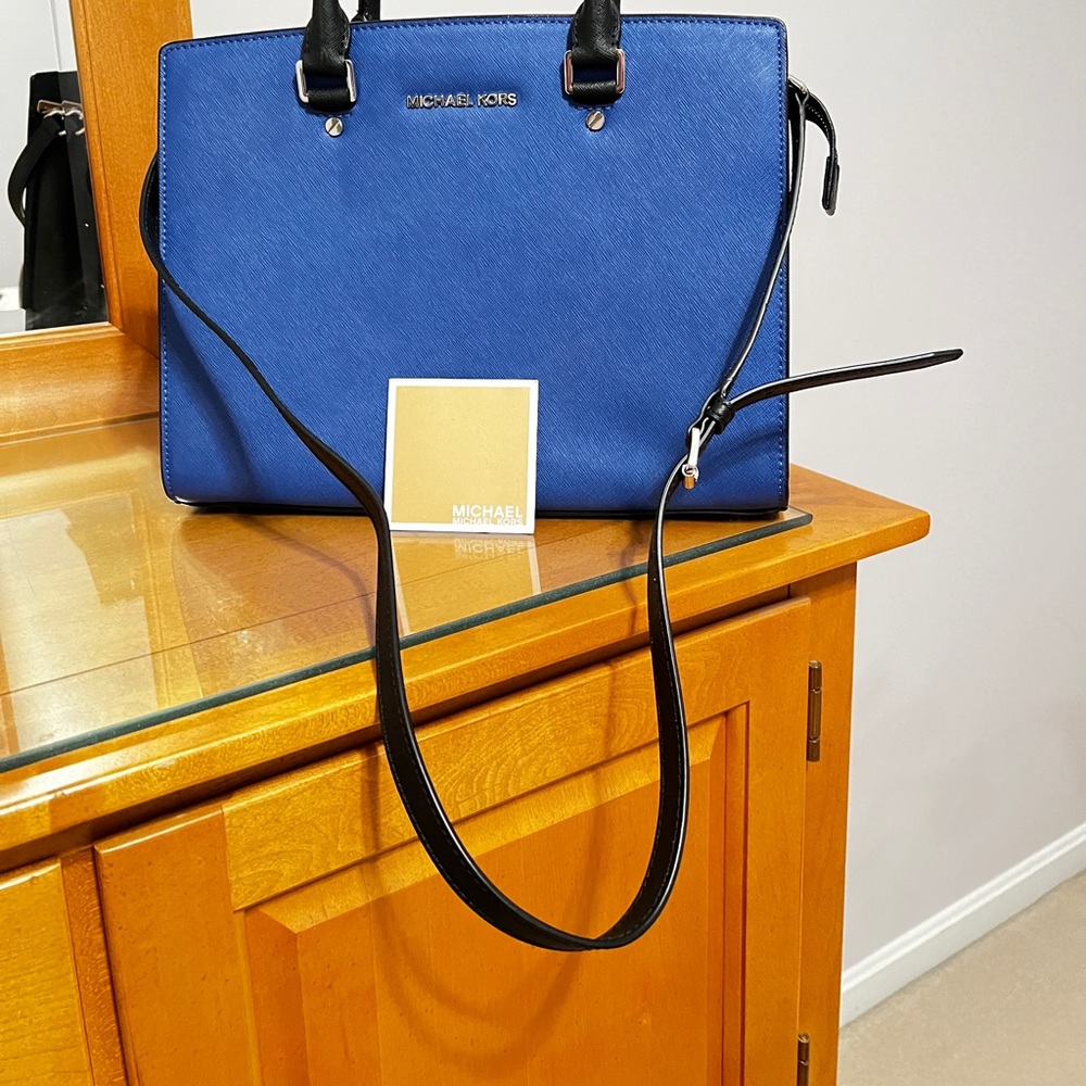 Michael Kors Leather Satchel Selma color Royal Blue and Black  Medium size